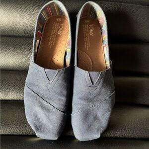 TOMS Classic Navy Canvas Slip-On Shoes- Women’s Size 9